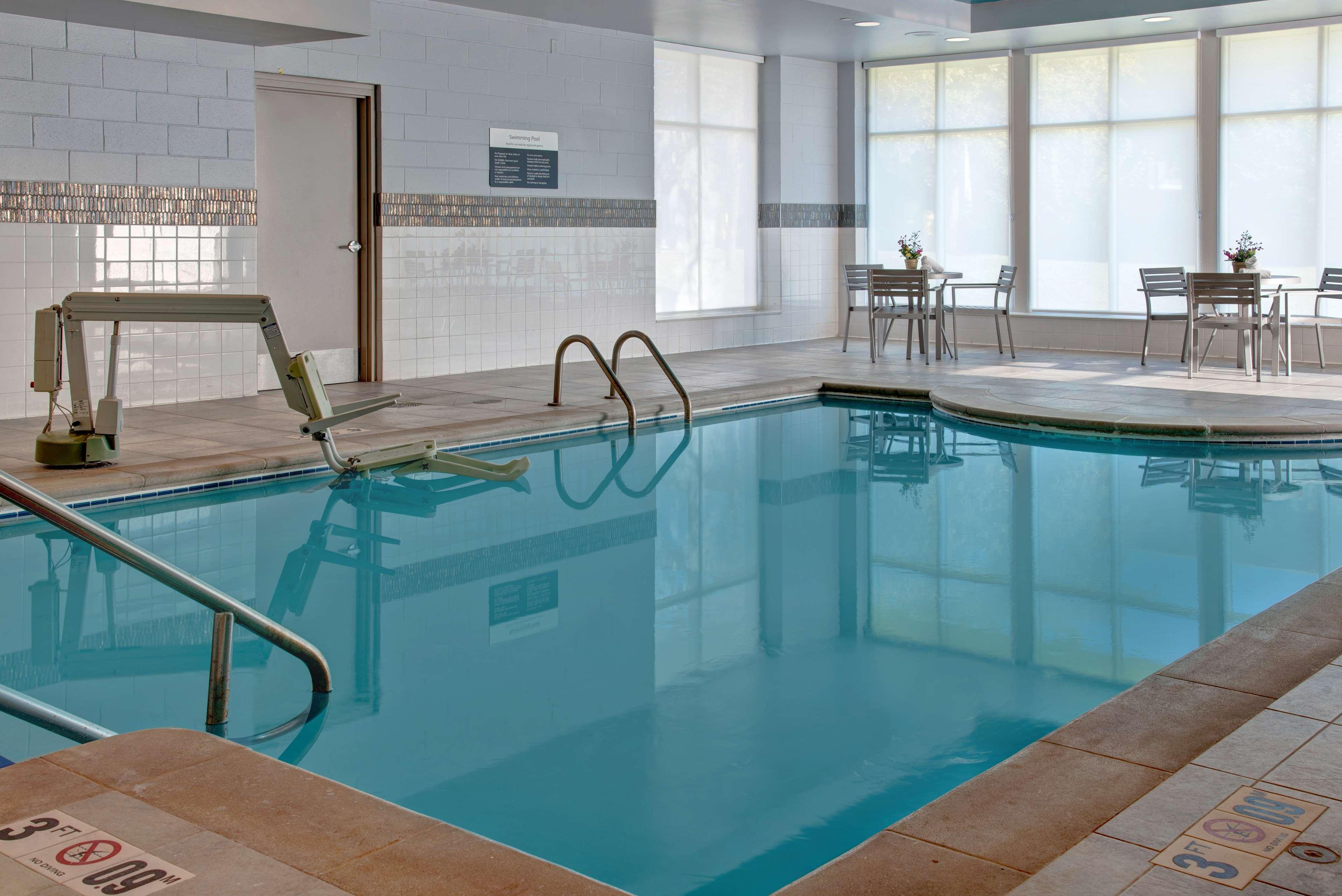 Hilton Garden Inn Kansas City/Kansas Exterior photo