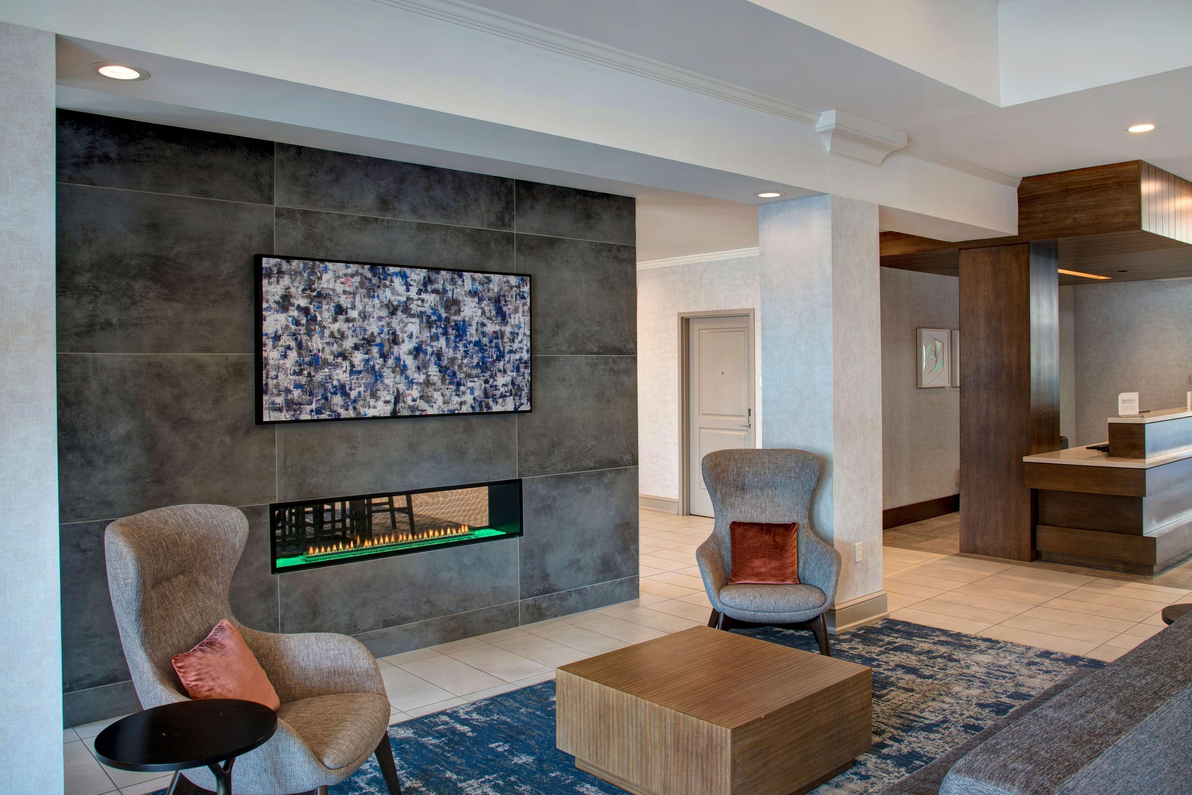 Hilton Garden Inn Kansas City/Kansas Exterior photo