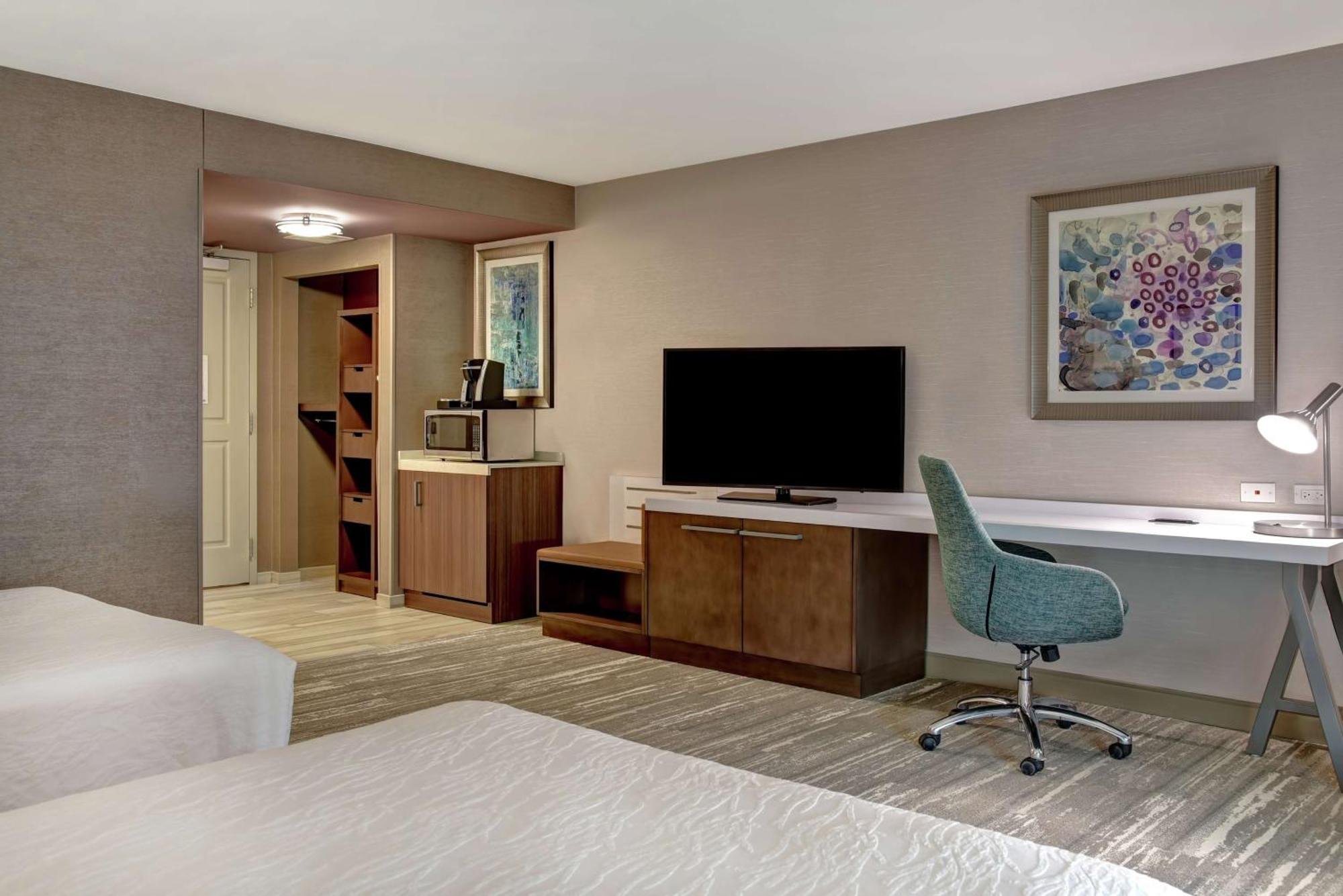 Hilton Garden Inn Kansas City/Kansas Exterior photo