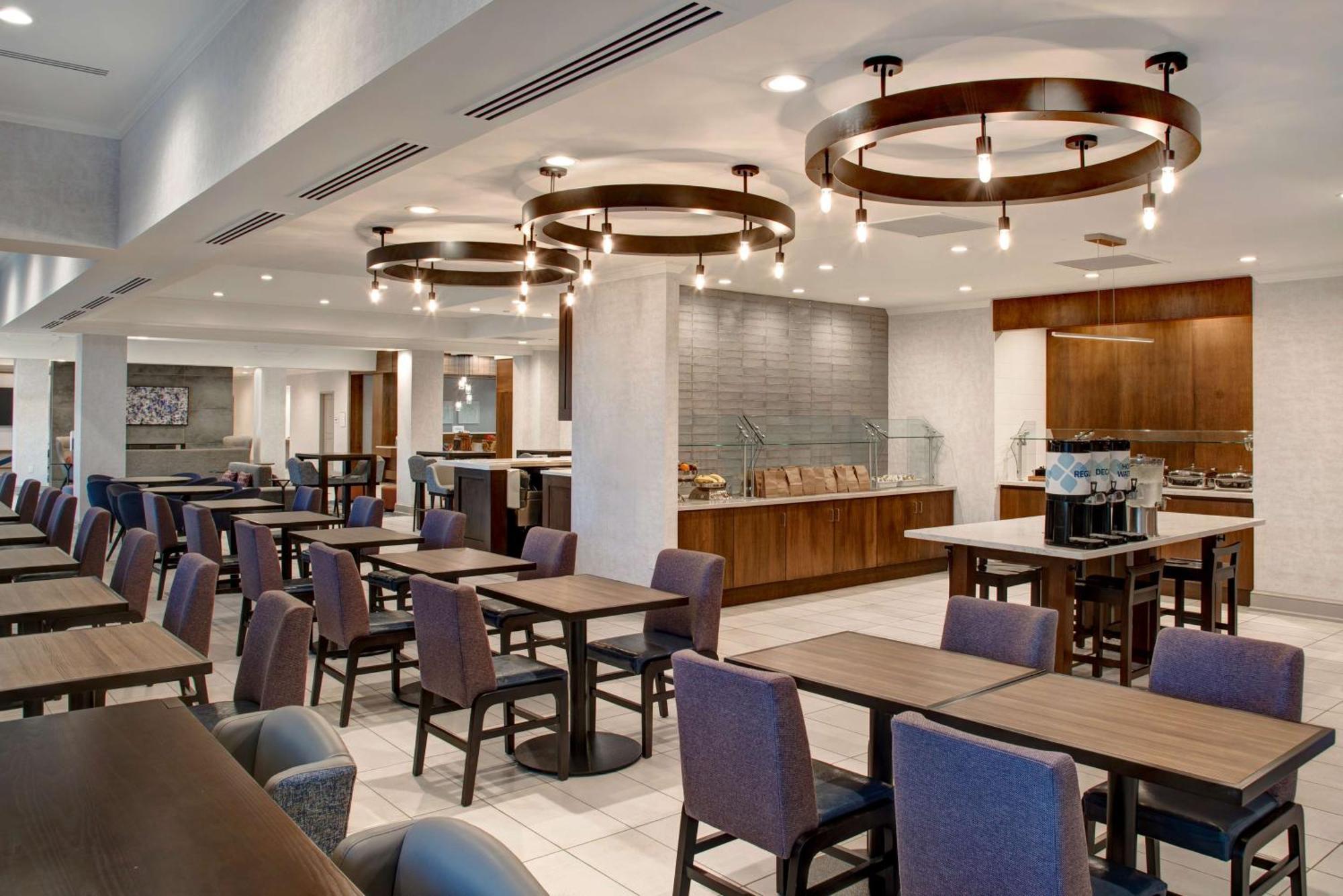 Hilton Garden Inn Kansas City/Kansas Exterior photo